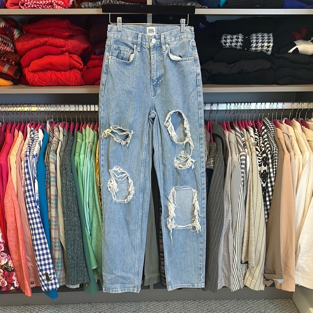 BDG blue distressed 4 pocket boyfriend jeans size 25